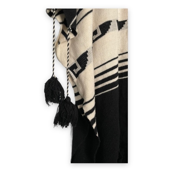 Wildfox White Label Frida Poncho Couture Sweater Woven Knit Cardi Ruana Oversize - Picture 4 of 8